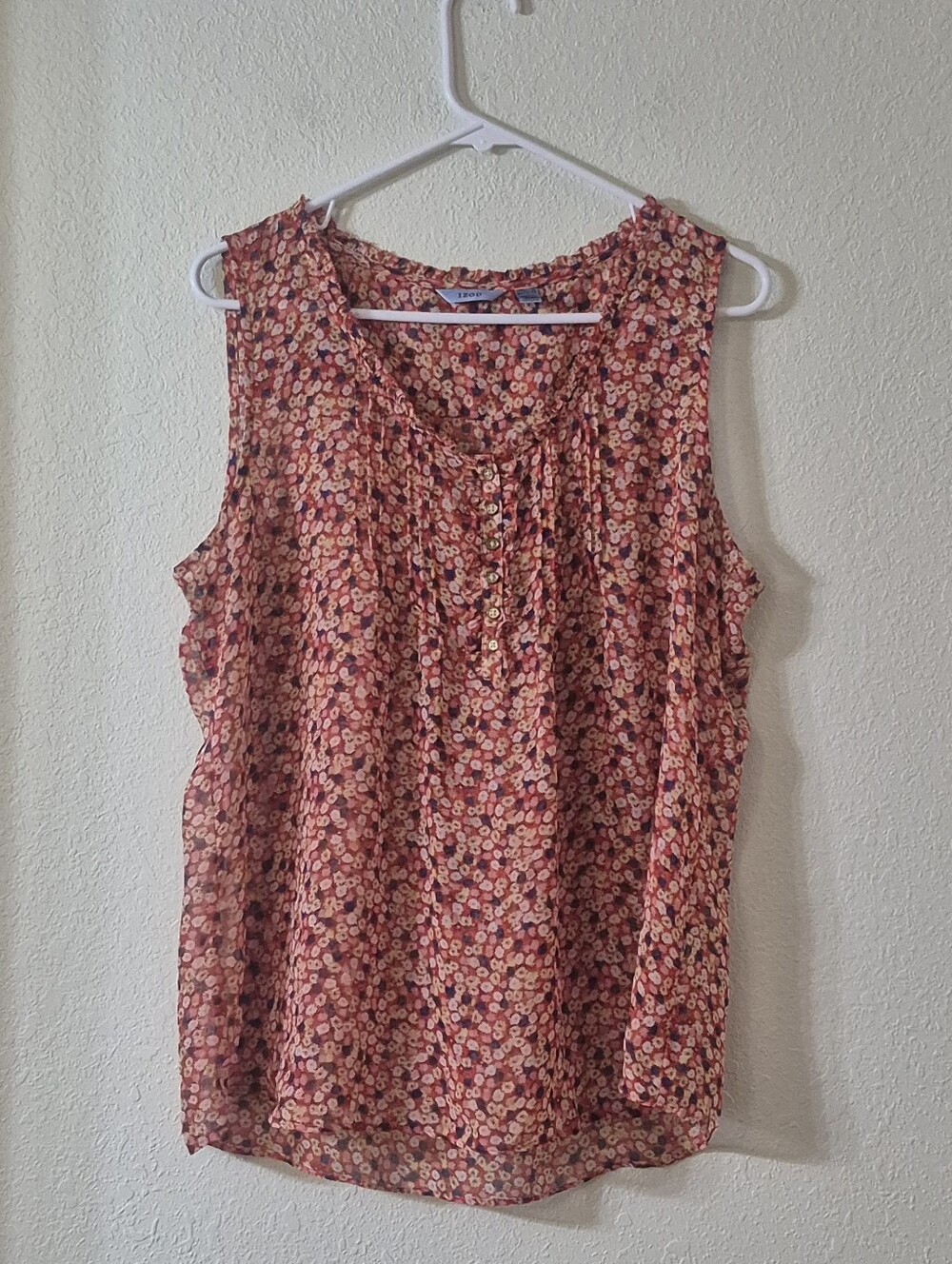 Izod Sleeveless Floral Henley Tank in Coral and Cream